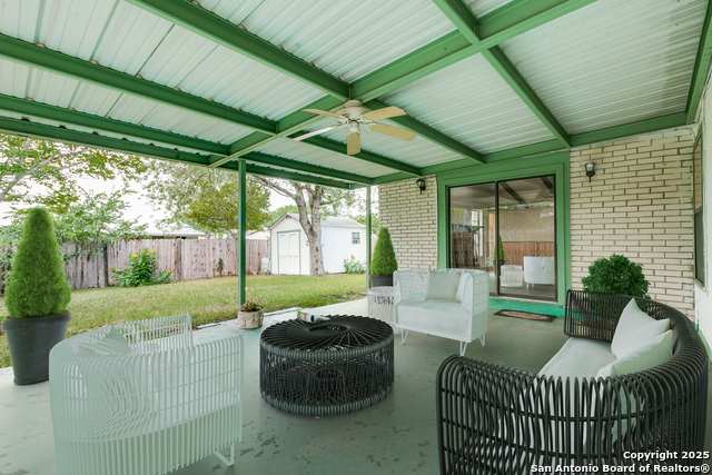 Listing photo id 10 for 118 Elkins