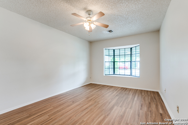 Listing photo id 6 for 118 Elkins