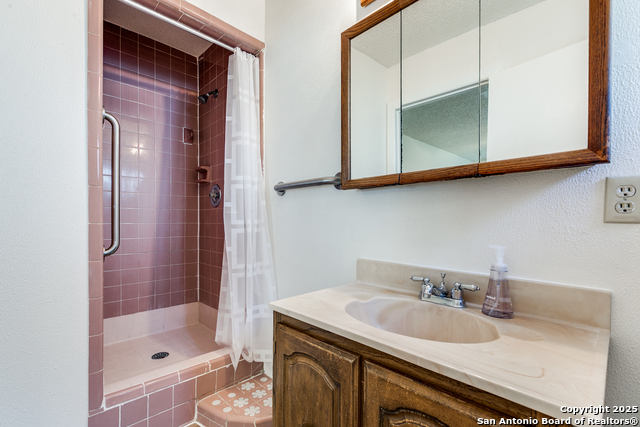 Listing photo id 7 for 118 Elkins