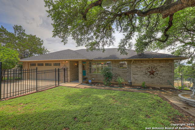 Image 13 of 50 For 821 Lakeview