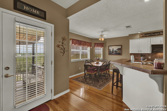 Image 22 of 50 For 821 Lakeview