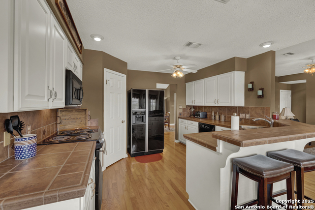 Image 24 of 50 For 821 Lakeview