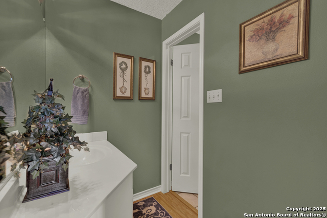 Image 34 of 50 For 821 Lakeview