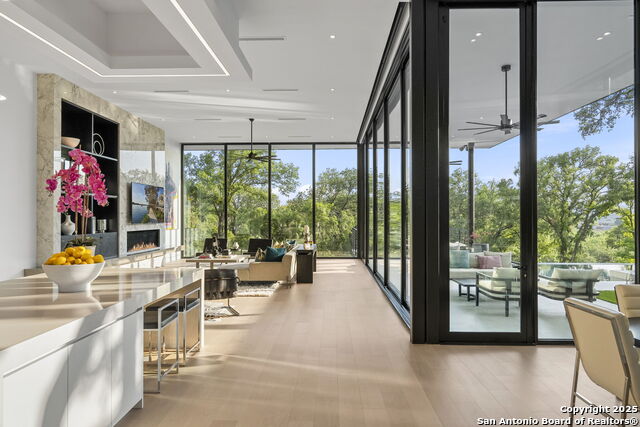 Listing photo id 11 for 24615 Cliff Line