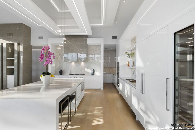 Listing photo id 15 for 24615 Cliff Line