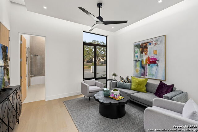 Listing photo id 28 for 24615 Cliff Line
