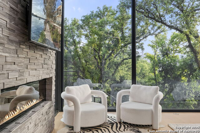 Listing photo id 31 for 24615 Cliff Line