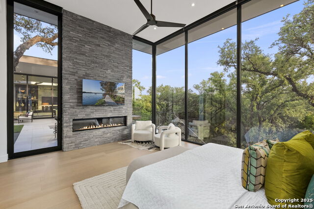 Listing photo id 32 for 24615 Cliff Line