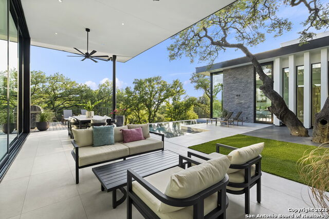 Listing photo id 41 for 24615 Cliff Line