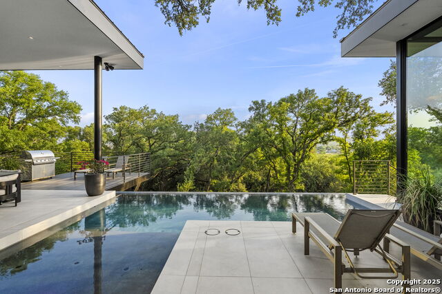 Listing photo id 44 for 24615 Cliff Line