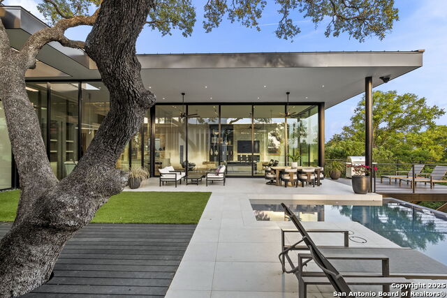 Listing photo id 51 for 24615 Cliff Line