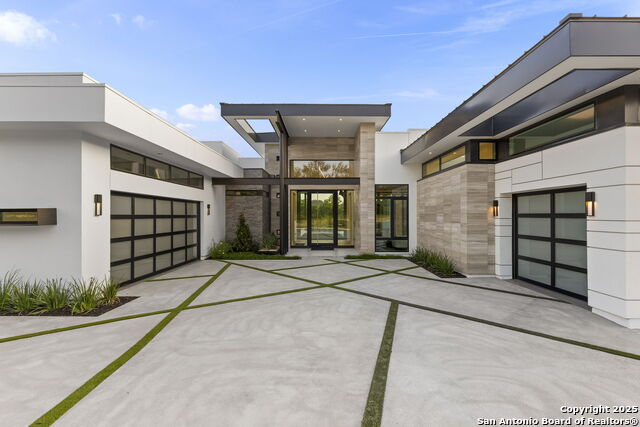 Listing photo id 54 for 24615 Cliff Line
