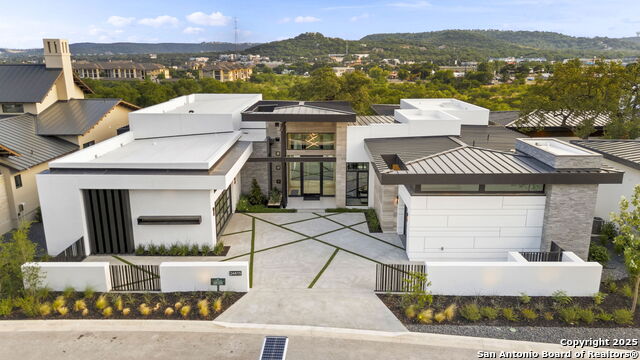 Listing photo id 56 for 24615 Cliff Line