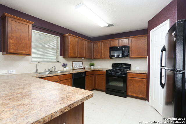 Listing photo id 8 for 6519 Candlecane