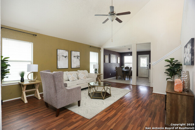 Listing photo id 3 for 6519 Candlecane