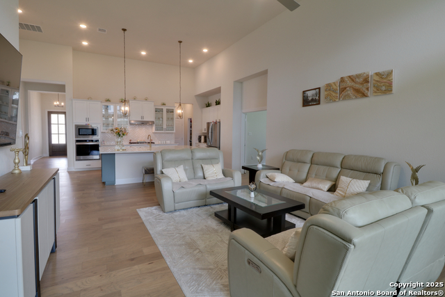 Image 4 of 18 For 128 Maravillas