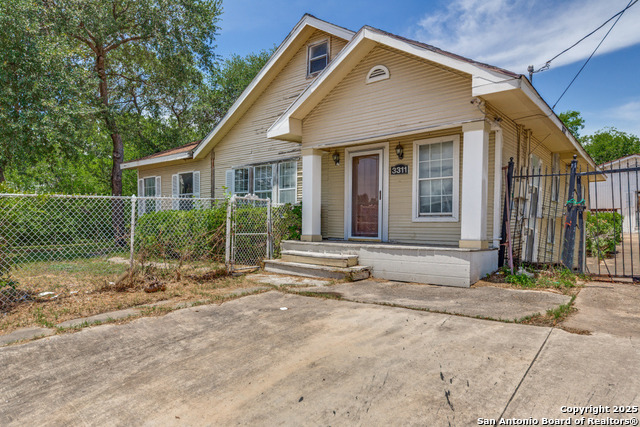 Listing photo id 0 for 3311 W Commerce St