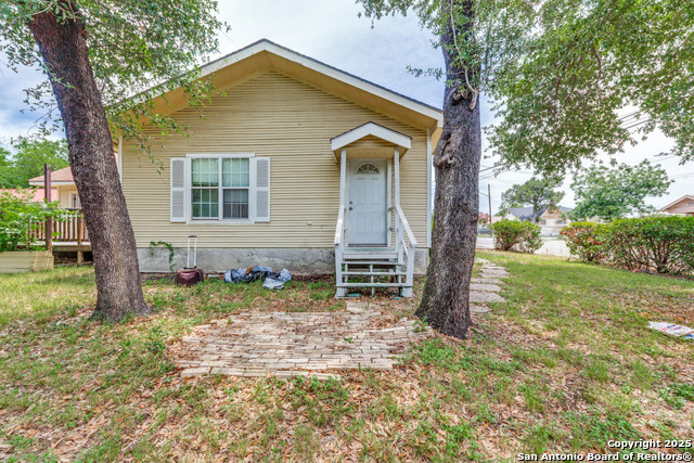 Listing photo id 6 for 3311 W Commerce St