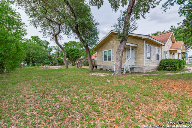 Listing photo id 7 for 3311 W Commerce St