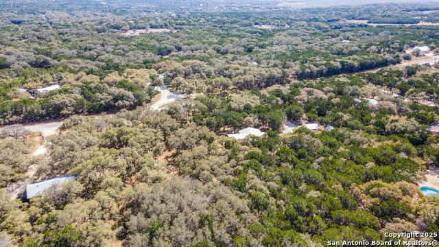 Listing photo id 24 for 954 Lakeside