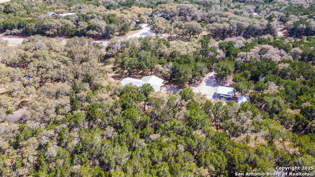 Listing photo id 25 for 954 Lakeside