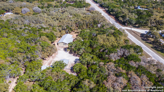 Listing photo id 26 for 954 Lakeside