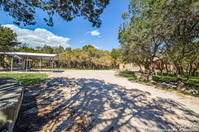 Listing photo id 5 for 954 Lakeside