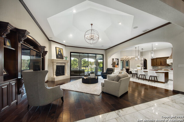 Listing photo id 10 for 11118 Anaqua Spgs