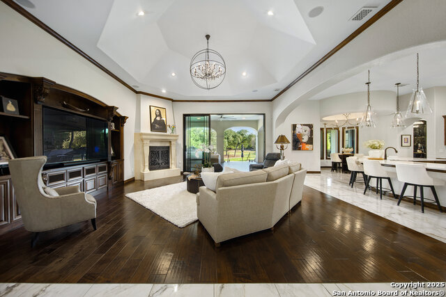 Listing photo id 11 for 11118 Anaqua Spgs