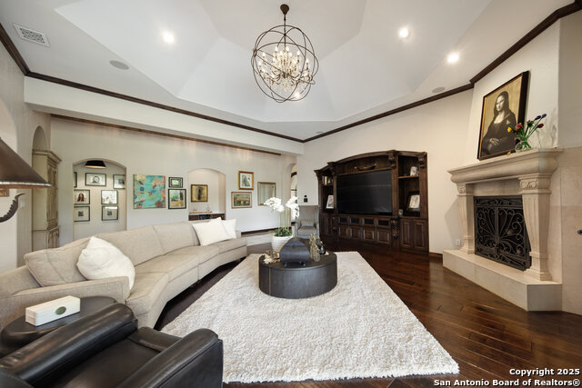 Listing photo id 13 for 11118 Anaqua Spgs