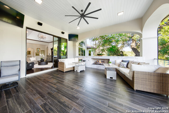 Listing photo id 20 for 11118 Anaqua Spgs