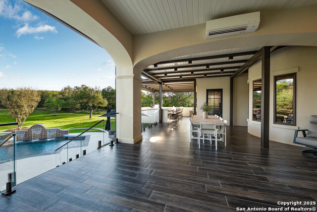 Listing photo id 23 for 11118 Anaqua Spgs