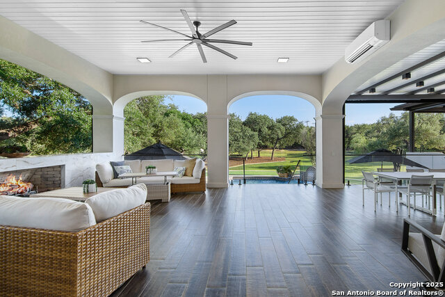 Listing photo id 28 for 11118 Anaqua Spgs