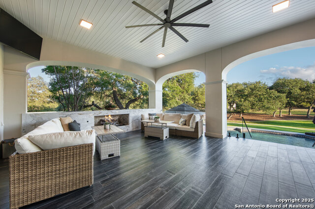 Listing photo id 29 for 11118 Anaqua Spgs