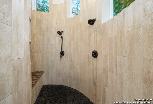 Listing photo id 43 for 11118 Anaqua Spgs