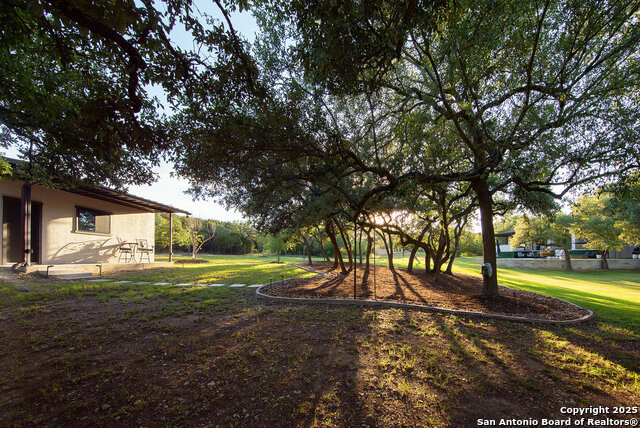 Listing photo id 57 for 11118 Anaqua Spgs