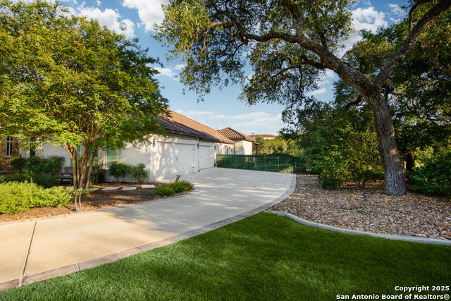 Listing photo id 66 for 11118 Anaqua Spgs