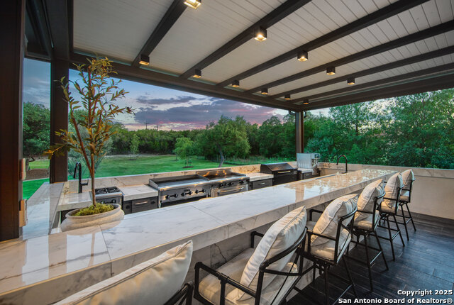 Listing photo id 75 for 11118 Anaqua Spgs