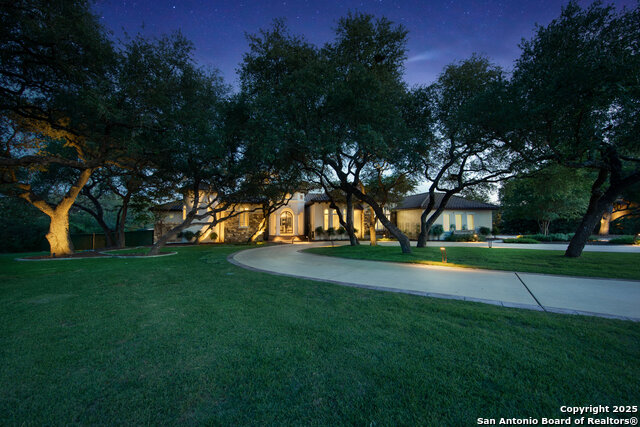 Listing photo id 78 for 11118 Anaqua Spgs