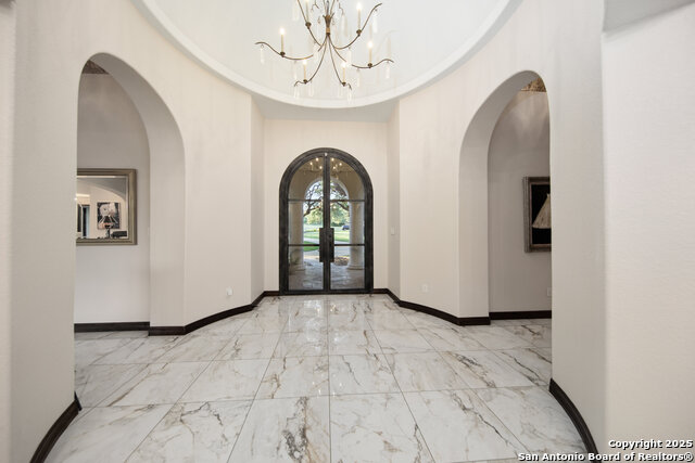 Listing photo id 7 for 11118 Anaqua Spgs