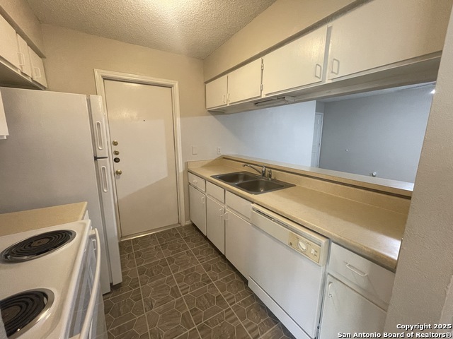 Image 11 of 25 For 8916 Hambledon