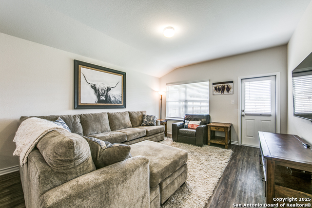 Listing photo id 8 for 7610 Eclipse Mark