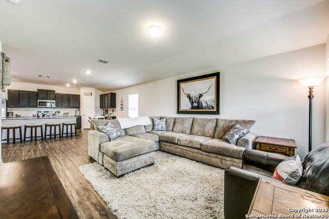 Listing photo id 10 for 7610 Eclipse Mark