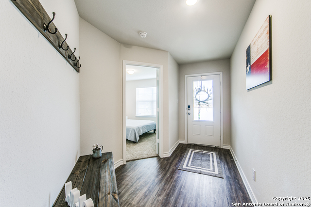 Listing photo id 1 for 7610 Eclipse Mark