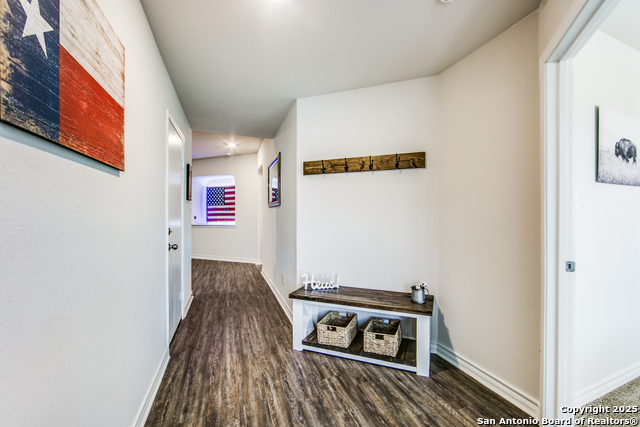 Listing photo id 2 for 7610 Eclipse Mark