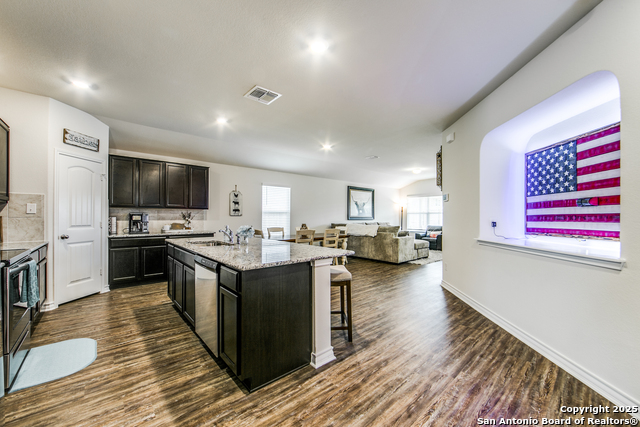 Listing photo id 4 for 7610 Eclipse Mark