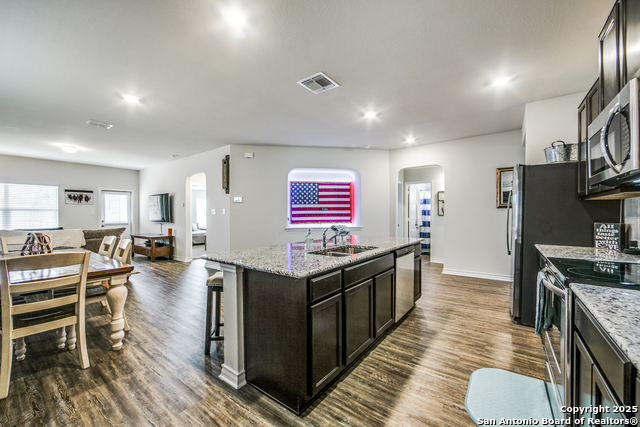 Listing photo id 5 for 7610 Eclipse Mark