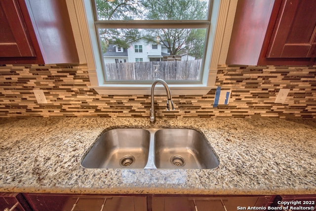 Image 11 of 25 For 11015 Wedgewood Dr