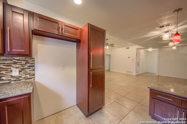 Image 12 of 25 For 11015 Wedgewood Dr