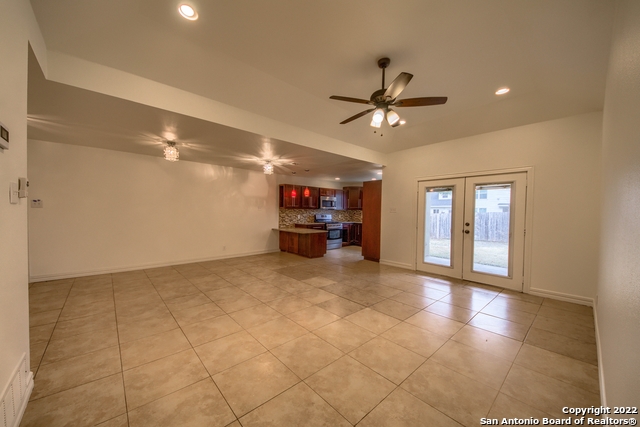 Image 22 of 25 For 11015 Wedgewood Dr